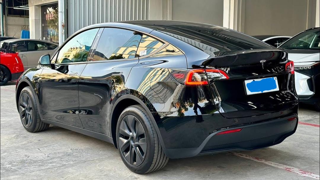 Tesla Model Y - Rent Car Rwanda
